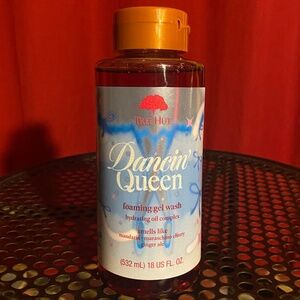 Tree Hut Dancin’ Queen Foaming Gel Wash NEW